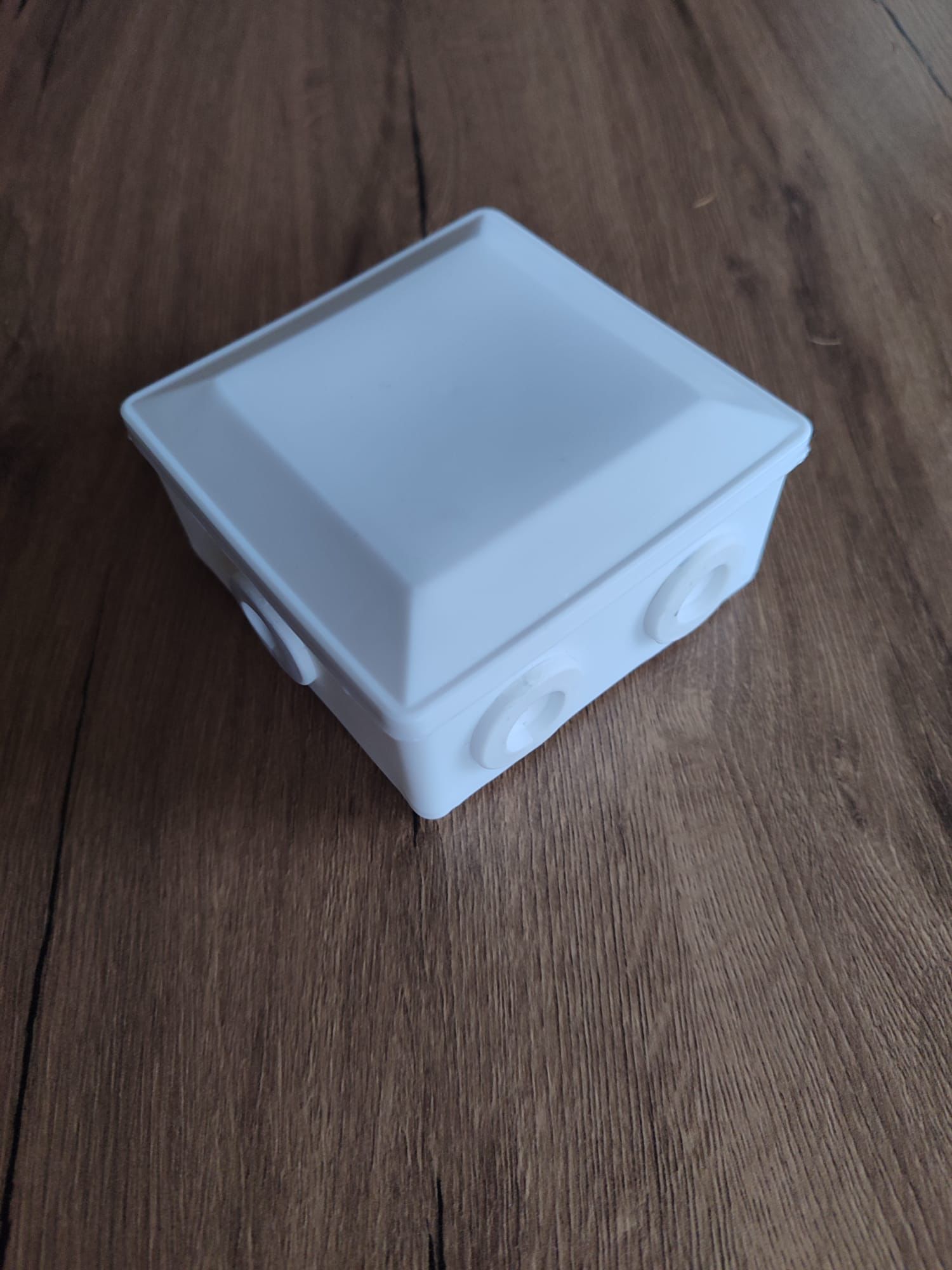 Elektromaterijal BONVAR